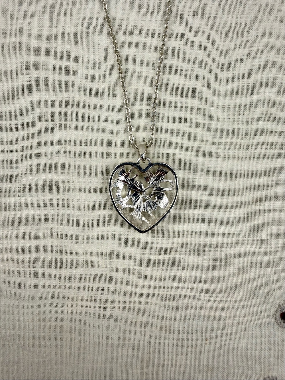 3 Necklace Lot Heart Pendant Leaf Pendant Pink Rhinestone Glass Heart - Picture 2 of 7
